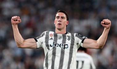 Manchester United Keen on £68m Striker Dusan Vlahovic, a Suspected Harry Kane Replacement at Tottenham