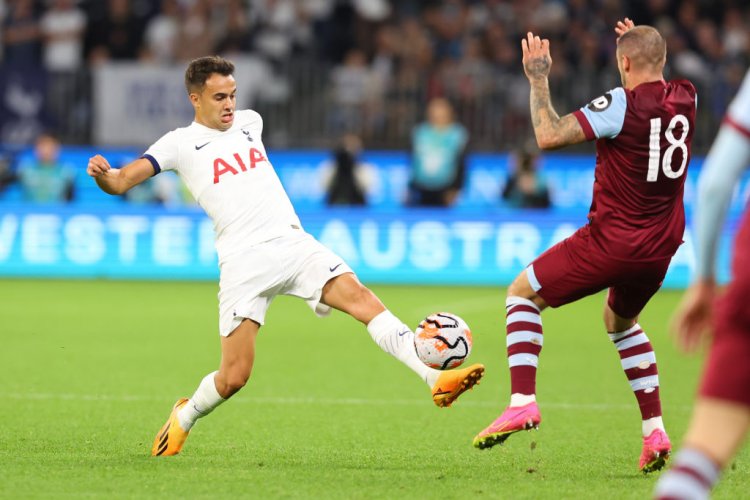 Pre-Season Friendly Game of Tottenham: Evaluation of Alfie Devine’s Performance by Clive Allen