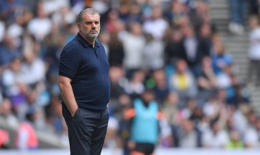 “Behind-the-Scenes Insights: James Maddison Discloses Postecoglou’s Half-Time Guidelines to Tottenham’s Squad”